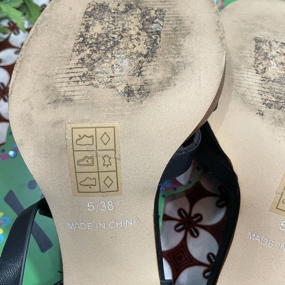 Leather Block heel shoes - Picture 12 of 12